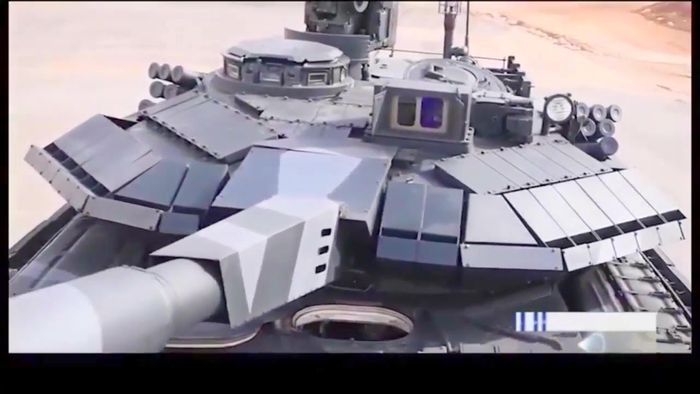 Lapisan baja ERA pada tank Karrar