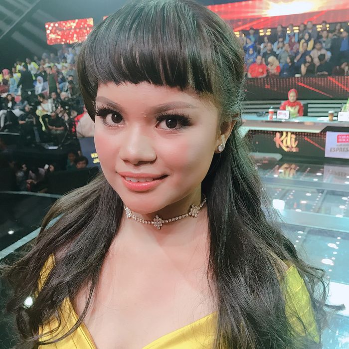 Penampilan Waode Sofia setelah dimake over.