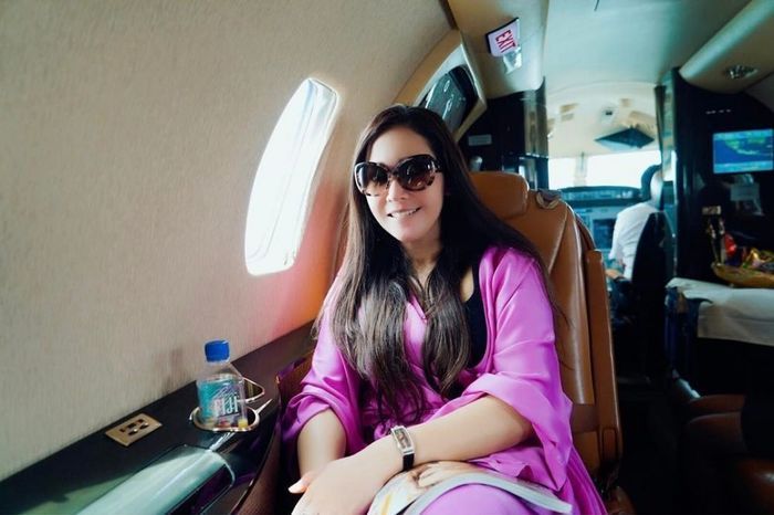 Bagian dalam jet pribadi Maia Estianty.