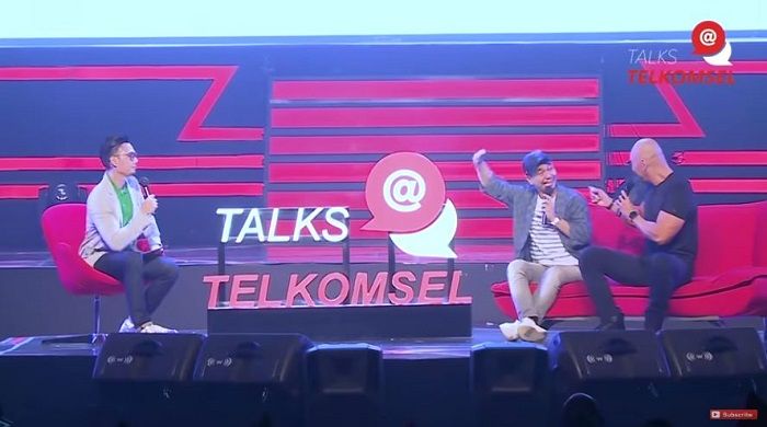Deddy Corbuzier dan Raditya Dika menjadi bintang tamu dalam acara yang dipandu oleh Rizky Kinos