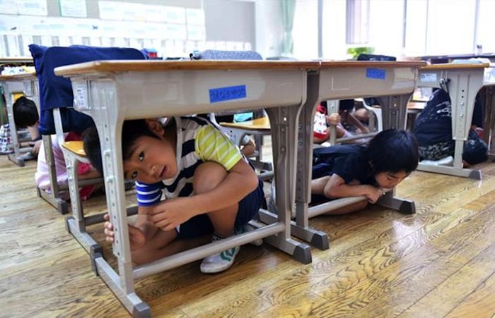 Pelatihan Menghadapi Gempa