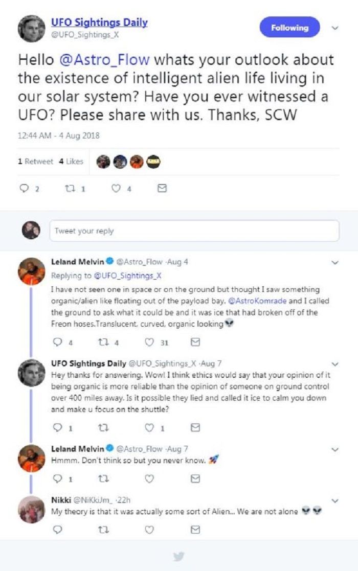 Pertanyaan di Twitter seputar alien