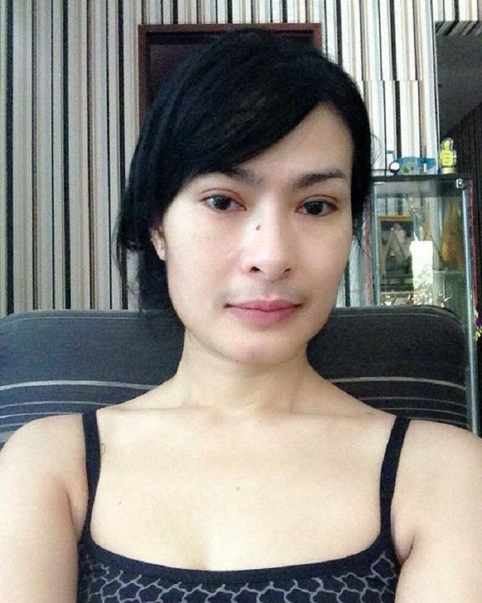 Foto Iis Dahlia tanpa makeup