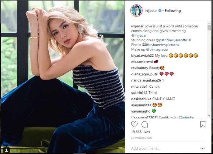 Jessica Iskandar dengan makeup freckles.