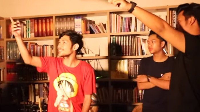 Perpustakaan milik Anang