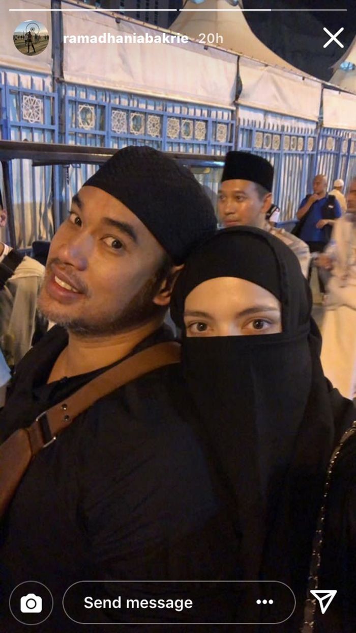 Nia Ramadhani Bercadar