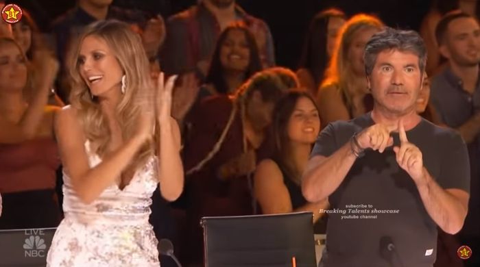 ekspresi Simon Cowell begitu mengetahui Riana tidak lolos ke semi final (youtube)