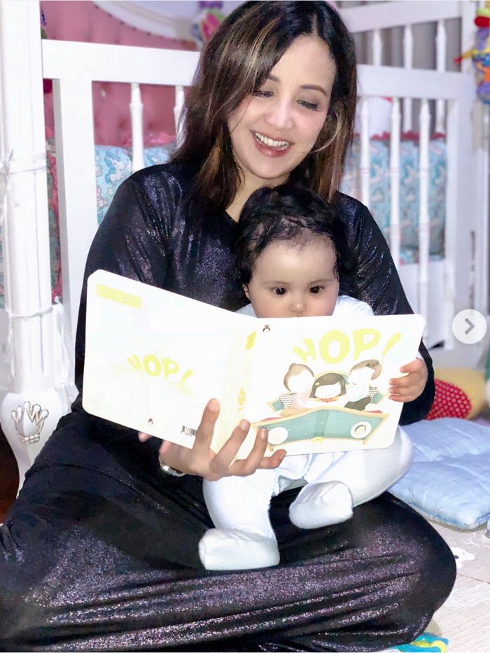 Andi Soraya saat membacakan Kylie buku