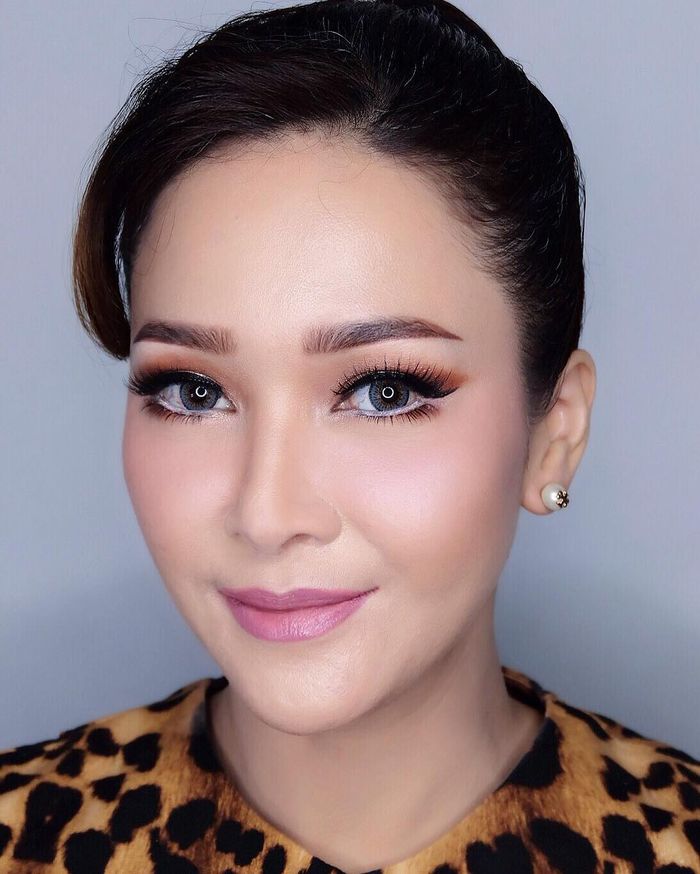 Maia Estianty dengan nuansa pinkish - instagram.com/dean_818