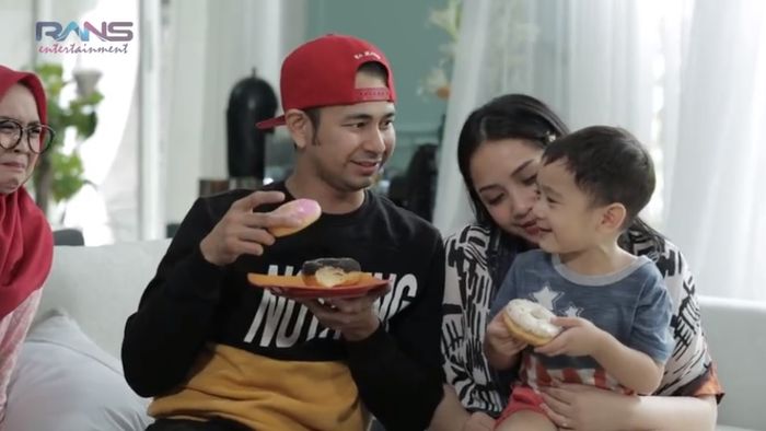 Rafathar ejek Raffi Ahmad seperti perempuan - youtube/RANS Entertainment