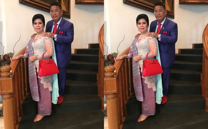 Potret Hotman Paris bersama sang istri