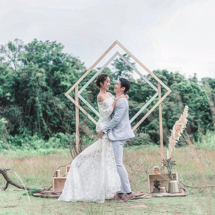 Sean Lee bersama Kelly Chan.