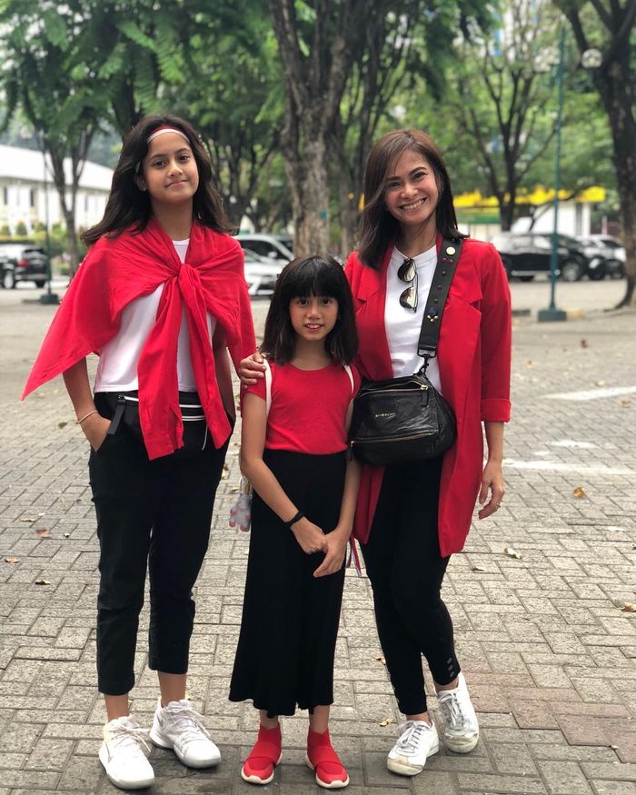 Ersa Mayori dan anak-anak