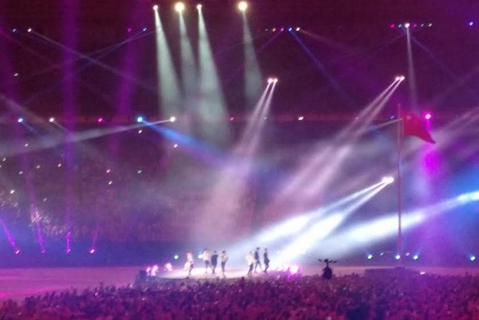 iKON tampil di Closing Ceremony Asian Games, Minggu (2/9/2018). - Menda/Grid.ID
