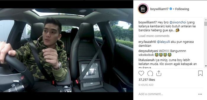 Boy William ajak Choi Siwon Super Junior nebeng di mobilnya.