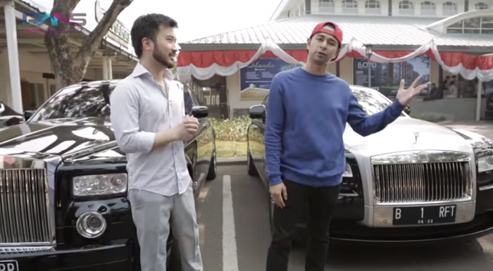 Mobil Rolls Royce Phantom milik Rudy Salim (Kiri) dan Mobil Rolls Royce Ghost milik Raffi Ahmad (kan