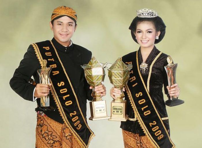 Selvi Ananda saat menjadi Putri Solo 2009