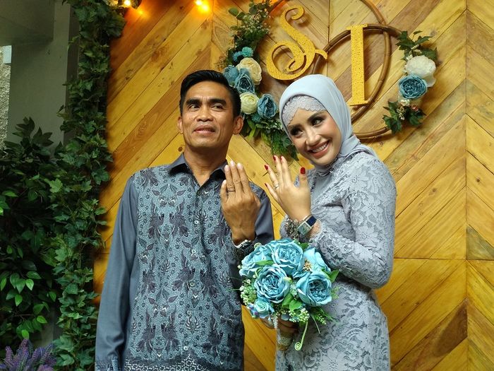 Shinta Bachir dan Idham Masse saat menggelar acara pertunangan dan lamaran di kawasan Bambu Apus, Jakarta Timur, Sabtu (8/9/2018).
