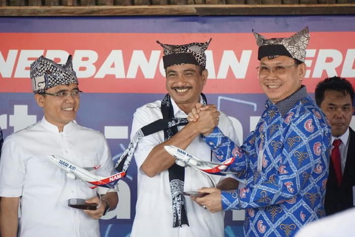 Menteri Pariwisata, Arief Yahya (tengah)
