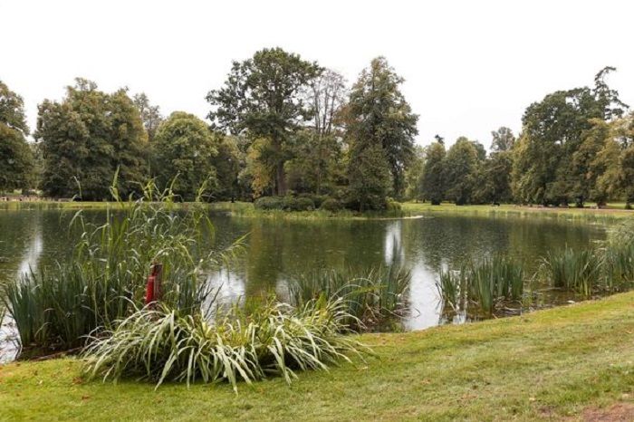 Danau di Althorp House di Northamptonshire Caters 
