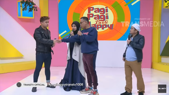 Uya Kuya jabat tangan Billy saat katakan lebih percaya pada Kriss Hatta