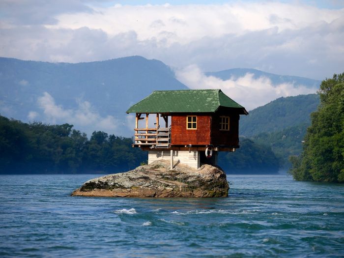Rumah unik.