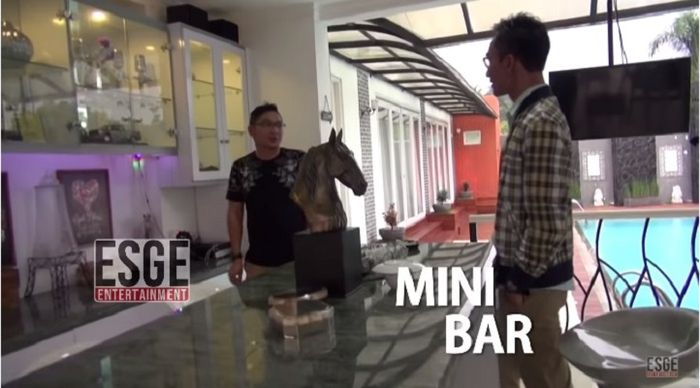 Mini Bar di rumah Pasha Ungu