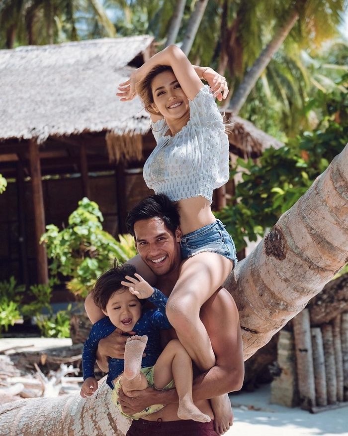 Jessica, Richard dan El Barrack yang sedang berlibur bersama