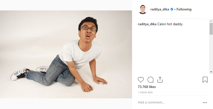 Cara unik Raditya Dika umumkan kehamilan istrinya