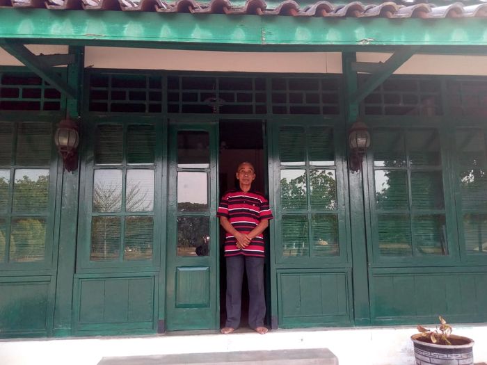 Sadimin mengaku senang menjadi juru kunci, mengabdikan diri pada Radjiman, dan melestarikan sejarah.