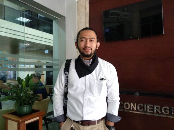 Alfie Alfandy saat ditemui Grid.ID usai menjenguk Nita di Rumah Sakit Metropolitan Medical Centre, Kuningan, Jakarta Pusat, Minggu (30/9/2018).