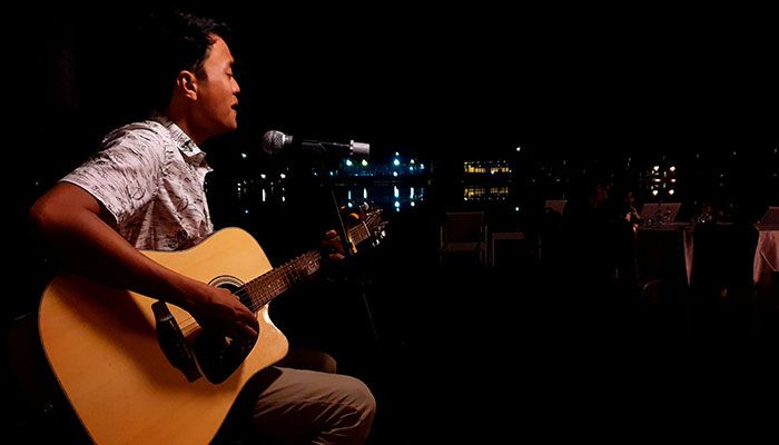 Penyanyi in action dengan kamera Samsung GalaxyNote9