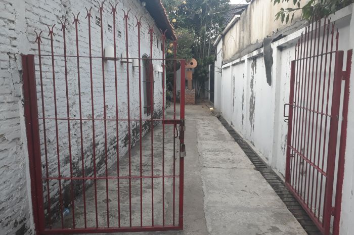 Gerbang rumah Ratna Sarumpaet