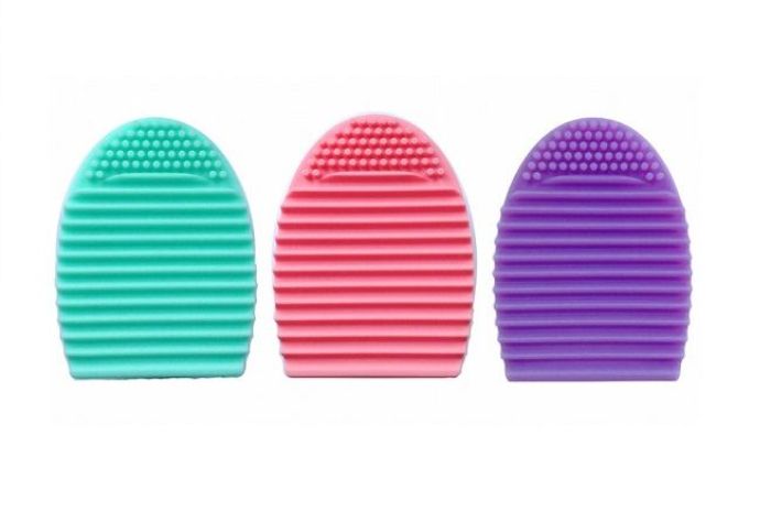 Produk pembersih kuas makeup Brush Egg 