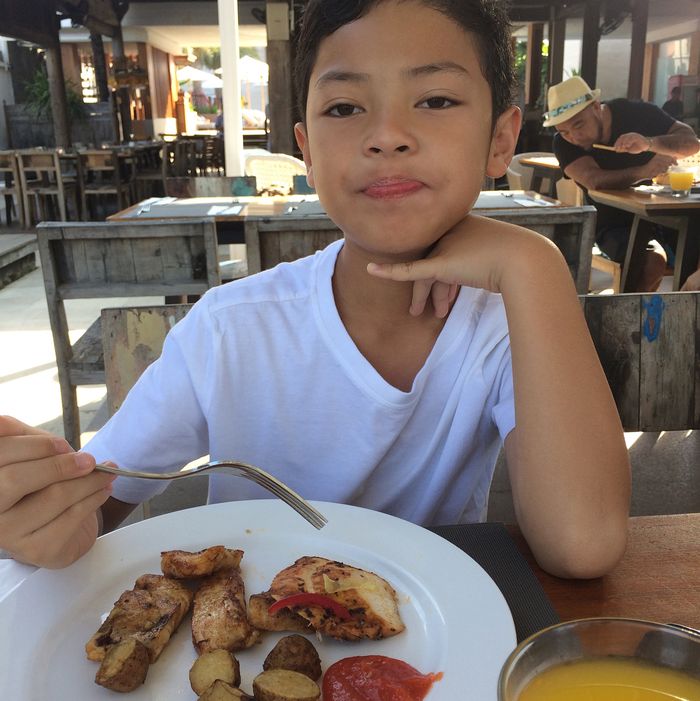 Keanu Massaid beranjak remaja