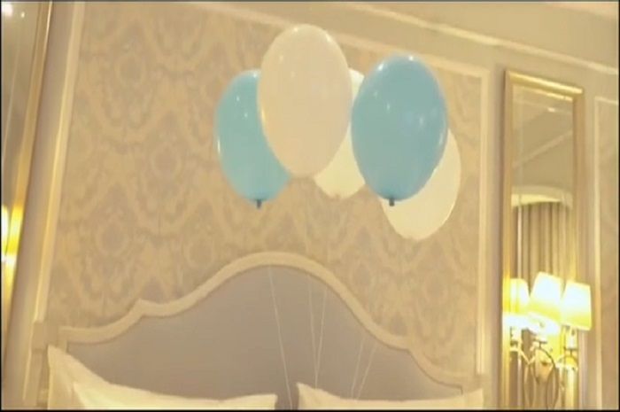 Balon putih biru