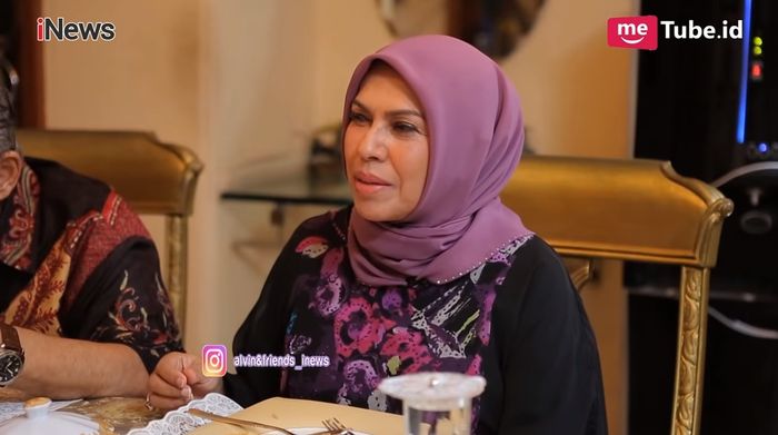 GFatmawati Assegaf, ibunda Najwa Shihab.