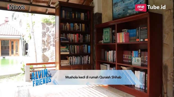 Musholah sekaligus perpustakaan di rumah Najwa Shihab