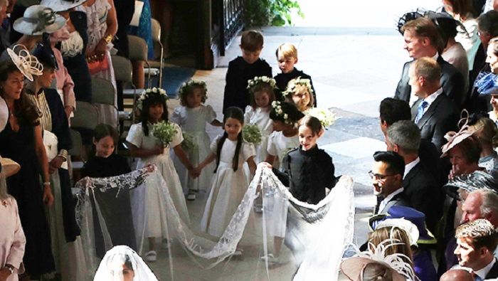 Momen saat Putri Charlotte dan Pangeran George menjadi pengiring pengantin