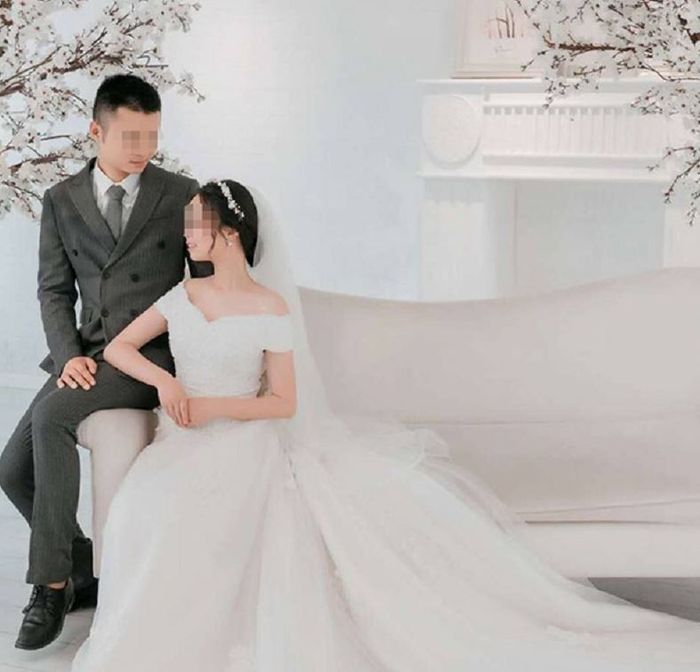Potret pasangan pengantin baru korban trotoar ambles