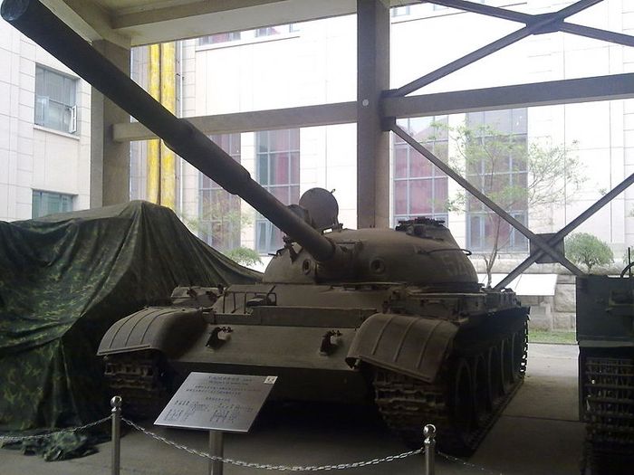 Tank Rusia yang berhasil dirampas tentara China.