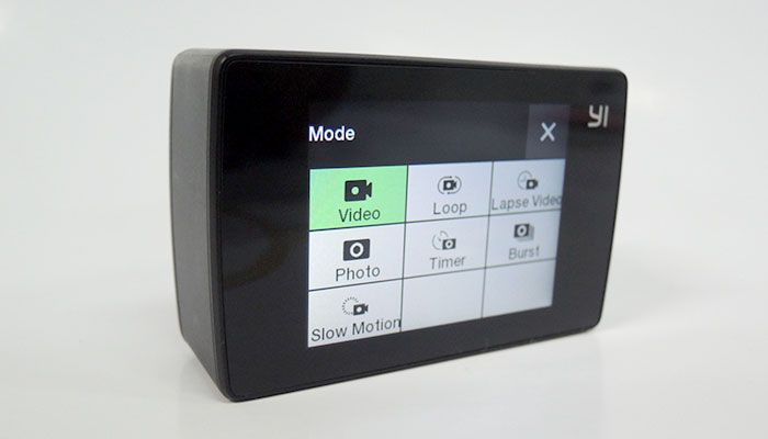 Layar 2 inci action cam Yi Discovery, sudah touch screen