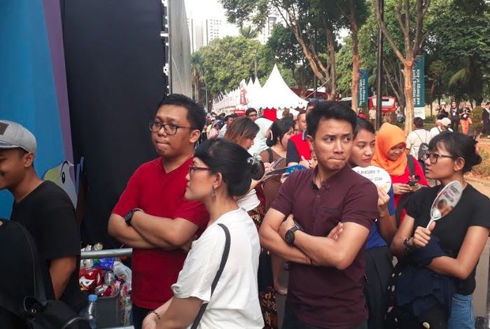 Antrian pengunjung di depan Megastore demi membeli merchendise Asian Para Games 2018.