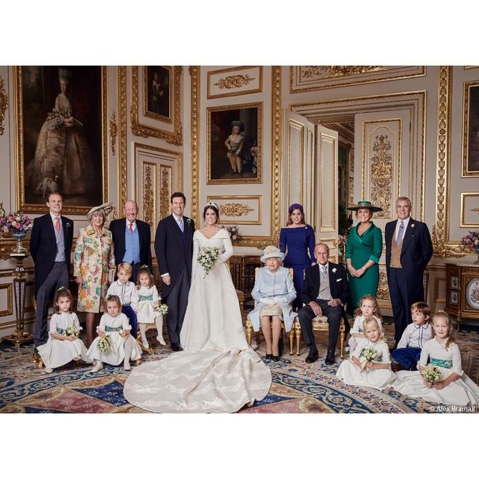 Foto resmi pernikahan Putri Eugenie dan Jack Brooksbank