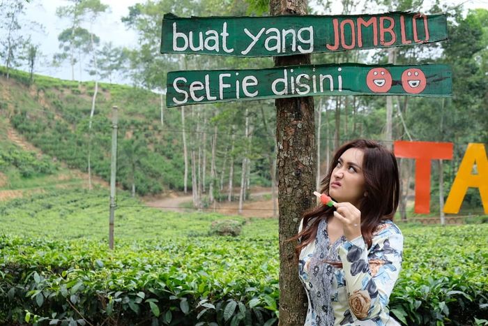 Nafa Urbach mengunggah foto soal status jomblonya.