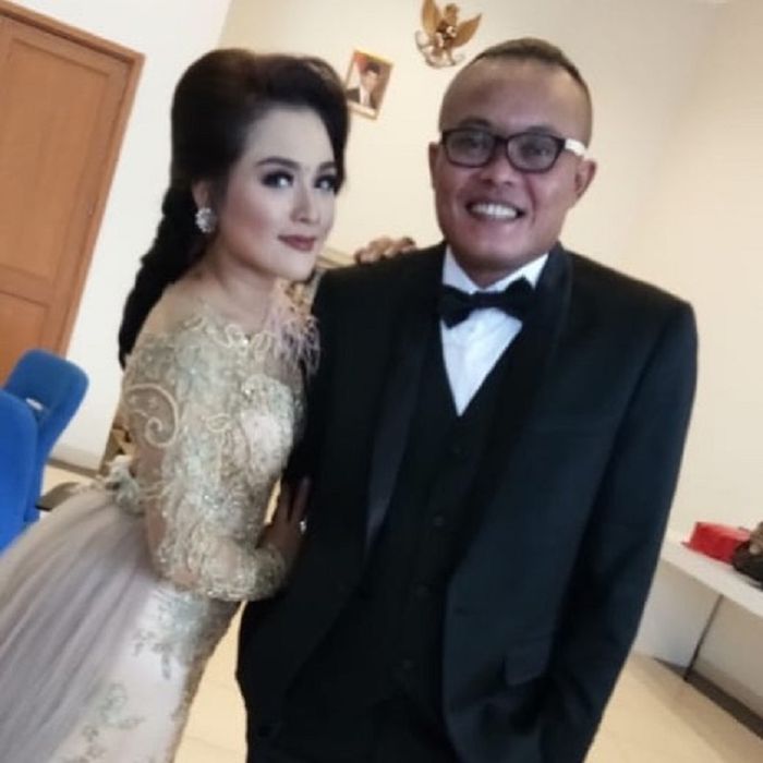Sinden Cantik Ini Gandeng Sule, Akui Hanya Kakak-Adik, Benarkah?