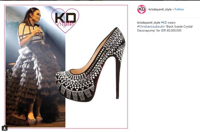 Krisdayanti dengan sepatu Louboutin seharga Rp60 juta
