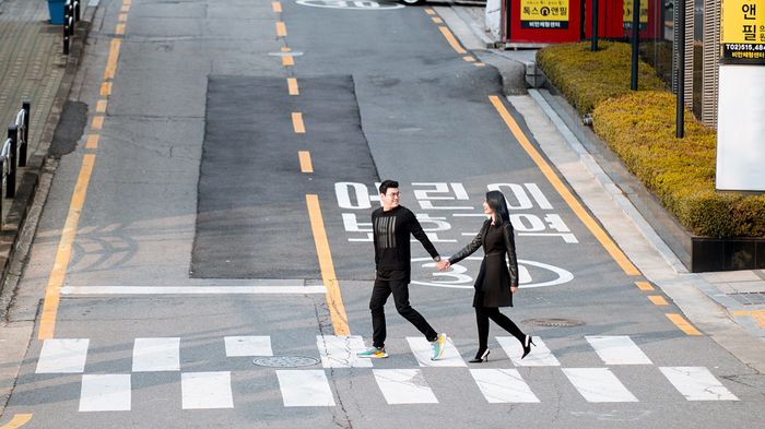Asty Ananta dan suami saat berlibur di Korea Selatan