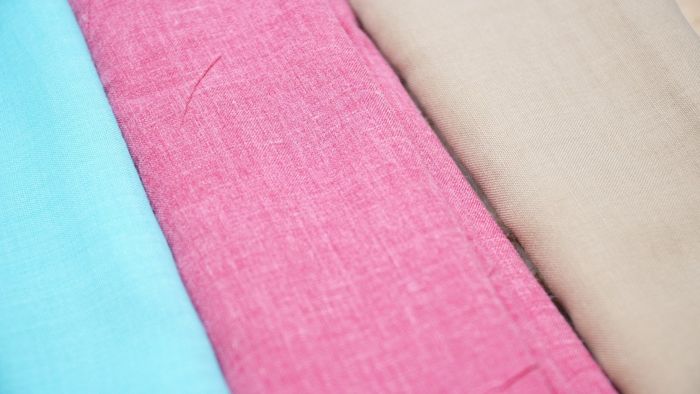 Hijab Bahan Katun Denim yang Dijual di Pusat Belanja Hijab Tanah Abang