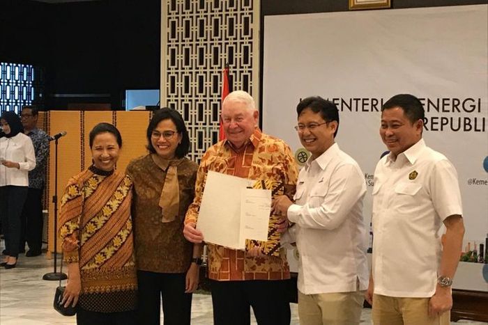 Suasana usai penandatanganan Sales and Purchase Agreement PT Inalum (Persero) dengan Freeport McMoran di Kementerian ESDM, Kamis (27/9/2018).